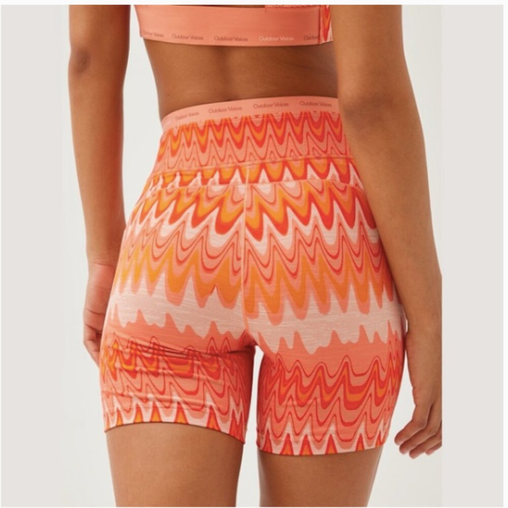 Outdoor Voices TechSweat 5" Thrive Shorts in Grapefruit Helios - Picture 2 of 12